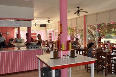 Pink Palace Hostel:  CORFU