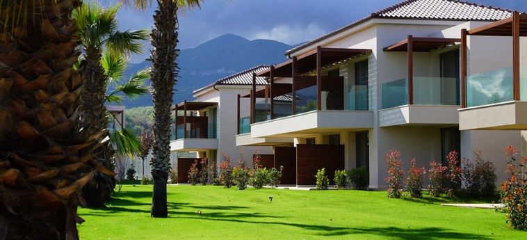 Hotel Almyros Beach Resort & Spa:  CORFÚ