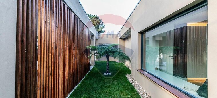 Hotel Modern 4-Bed Villa 4K Beach 30K Lisbon Corroios : Photo 