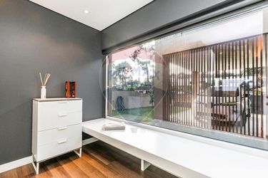 Hotel Modern 4-Bed Villa 4K Beach 30K Lisbon Corroios: Photo 
