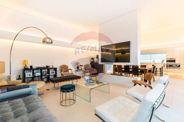 Hotel Modern 4-Bed Villa 4K Beach 30K Lisbon Corroios: Photo 