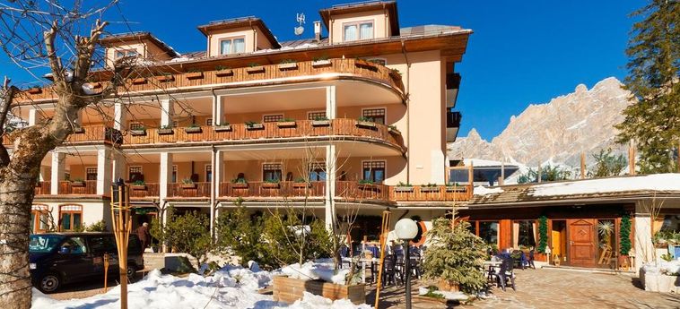 Boutique Hotel Villa Blu Cortina:  CORTINA D'AMPEZZO - BELLUNO