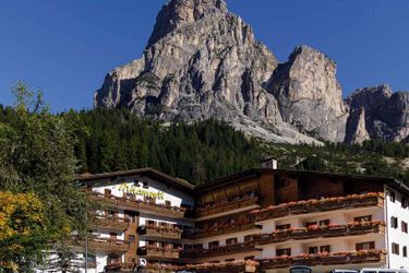Hotel Miramonti Corvara:  CORVARA IN BADIA - BOLZANO - Trentino-Alto Adige