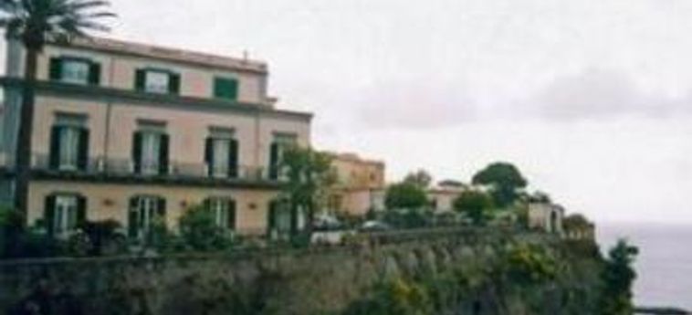 Hotel Domus San Vincenzo:  COTE DE SORRENTE