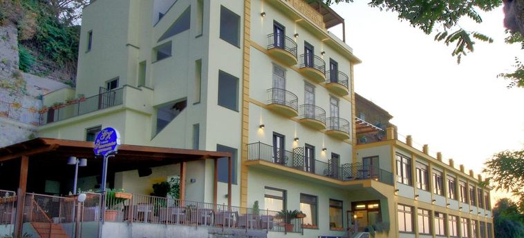 Hotel La Panoramica:  COTE DE SORRENTE