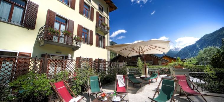Romantik Hotel Villa Novecento:  COURMAYEUR - AOSTA