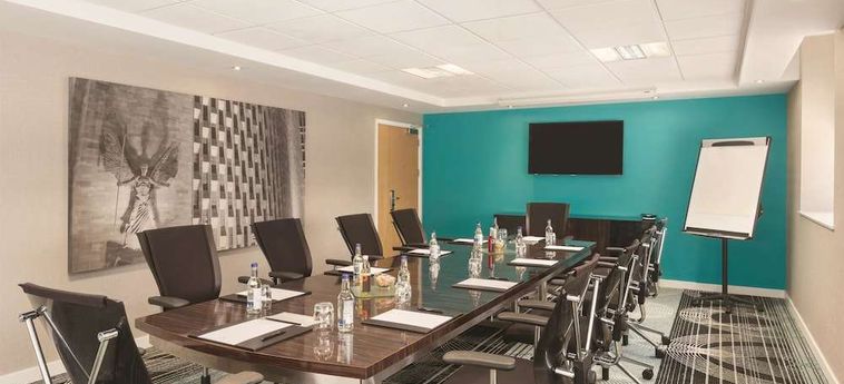 Ramada Hotel &Amp; Suites By Wyndham Coventry Coventry: Foto 