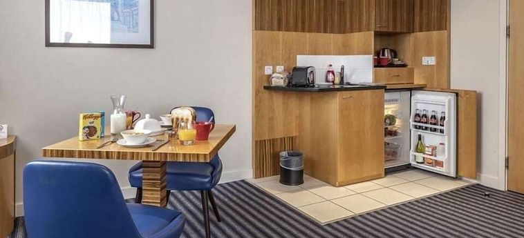 Ramada Hotel &Amp; Suites By Wyndham Coventry Coventry : Photo 