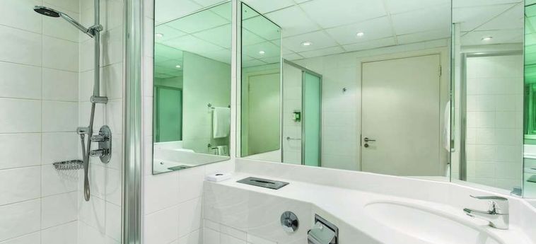 Ramada Hotel &Amp; Suites By Wyndham Coventry Coventry : Photo 