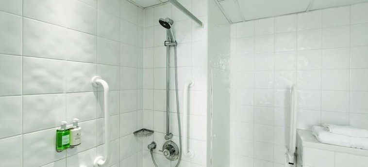 Ramada Hotel &Amp; Suites By Wyndham Coventry Coventry : Photo 