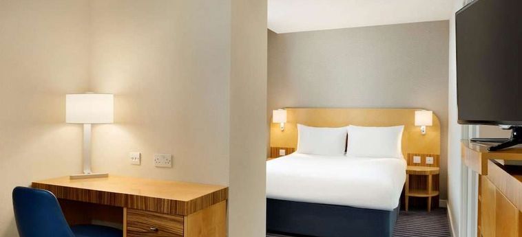 Ramada Hotel &Amp; Suites By Wyndham Coventry Coventry: Foto 