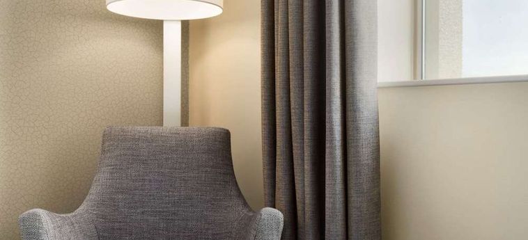 Ramada Hotel &Amp; Suites By Wyndham Coventry Coventry: Foto 