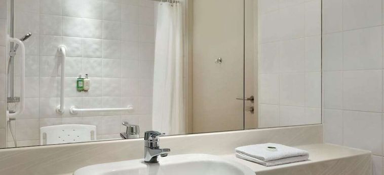 Ramada Hotel &Amp; Suites By Wyndham Coventry Coventry: Foto 
