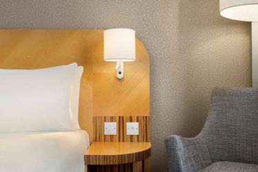 Ramada Hotel &Amp; Suites By Wyndham Coventry Coventry: Photo 