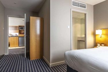 Ramada Hotel &Amp; Suites By Wyndham Coventry Coventry: Photo 