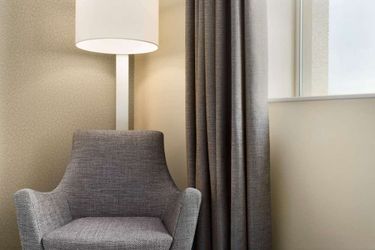 Ramada Hotel &Amp; Suites By Wyndham Coventry Coventry: Photo 