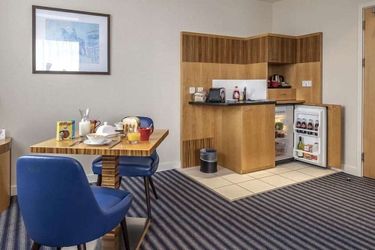 Ramada Hotel &Amp; Suites By Wyndham Coventry Coventry: Photo 