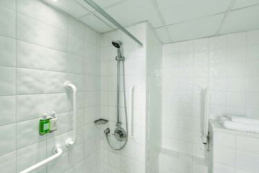 Ramada Hotel &Amp; Suites By Wyndham Coventry Coventry: Photo 
