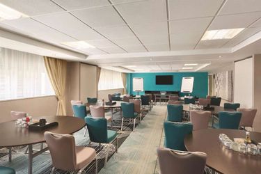 Ramada Hotel &Amp; Suites By Wyndham Coventry Coventry: Photo 