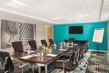 Ramada Hotel &Amp; Suites By Wyndham Coventry Coventry: Photo 