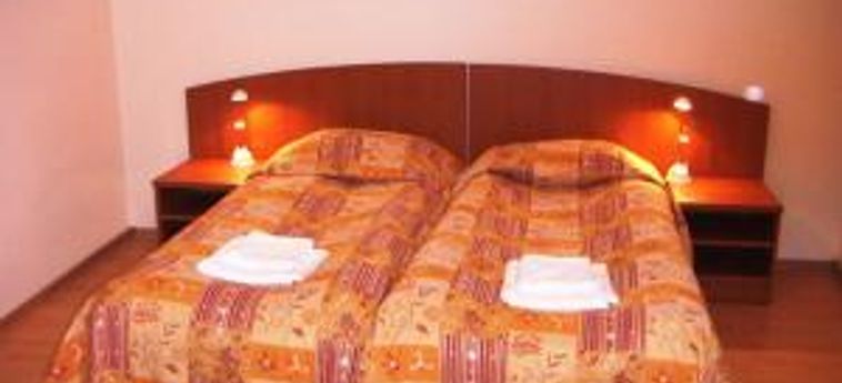 Hotel Kosmopolita Guest Rooms:  CRACOVIA