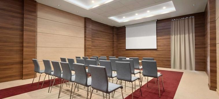Hotel Ramada Plaza By Wyndham Craiova Craiova: Foto 