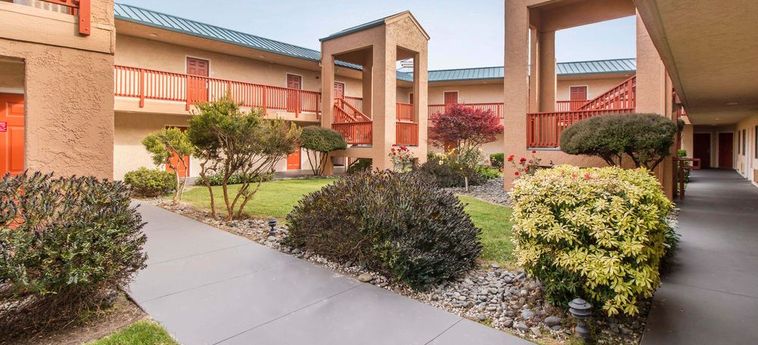 Hotel QUALITY INN AND SUITES REDWOOD