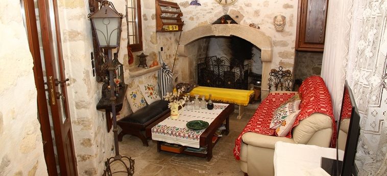 Traditional Cretan Houses:  CRETA