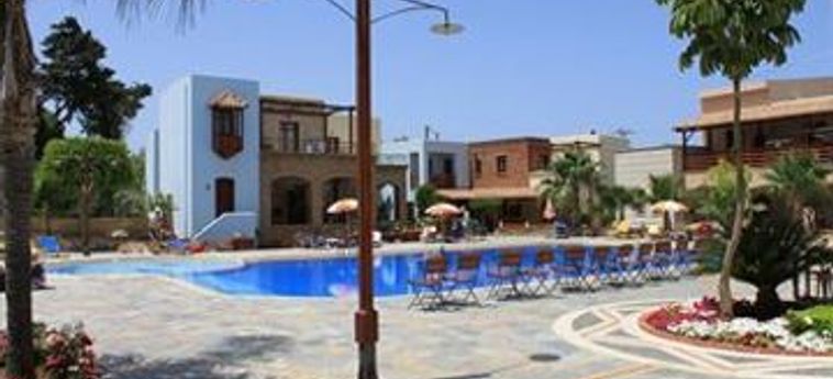 Omega Platanias Hotel Village:  CRETA