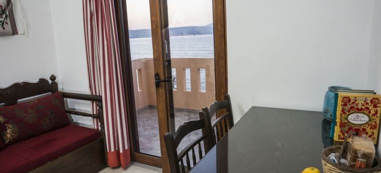 Porto Kalyves Seaside Apartments:  CRÈTE