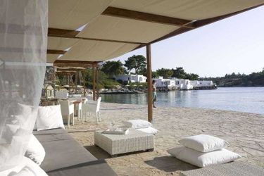 Minos Beach Art Hotel:  CRETE