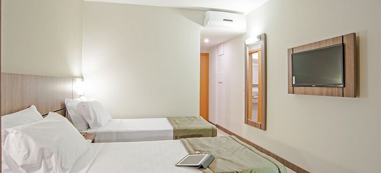Slim Hotel Curitiba Av Das Torres Curitiba: Foto 