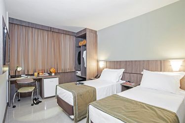 Slim Hotel Curitiba Av Das Torres Curitiba: Photo 