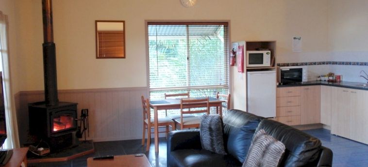 Hotel Maleny Luxury Cottages:  CURRAMORE - QUEENSLAND