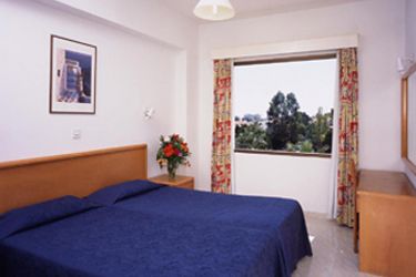 Narcissos Hotel Apartments:  CYPRUS