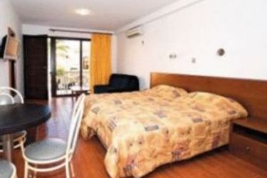 Loutsiana Hotel Apartments:  CYPRUS