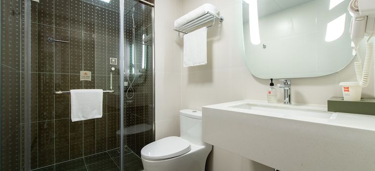 Hotel Ibis Dalian Xinghai Park Dalian: Foto 