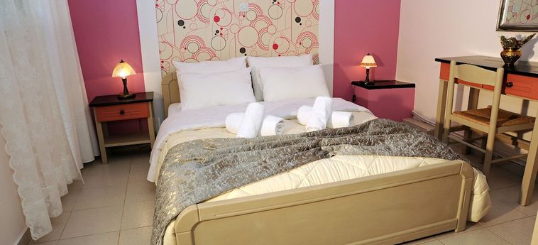 Hotel Chrissa Camping Rooms &Amp; Bungalows Delphi: Foto 