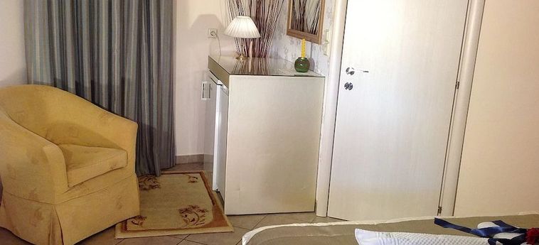 Hotel Chrissa Camping Rooms &Amp; Bungalows Delphi: Foto 
