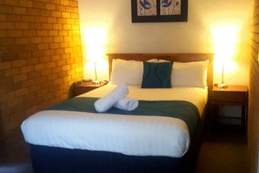 Hotel Centrepoint Motel:  DENILIQUIN - NEW SOUTH WALES