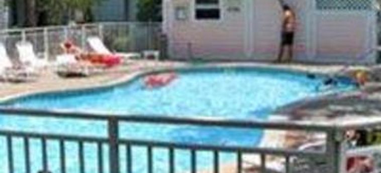 Hotel Resortquest Rentals At Nantucket Rainbow Cottages:  DESTIN (FL)