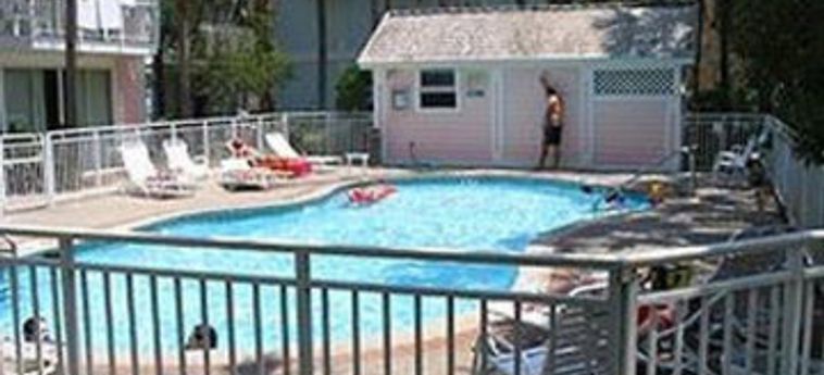 Hotel Resortquest Rentals At Nantucket Rainbow Cottages:  DESTIN (FL)