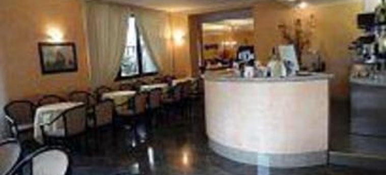Hotel Silvano:  DIANO MARINA - IMPERIA