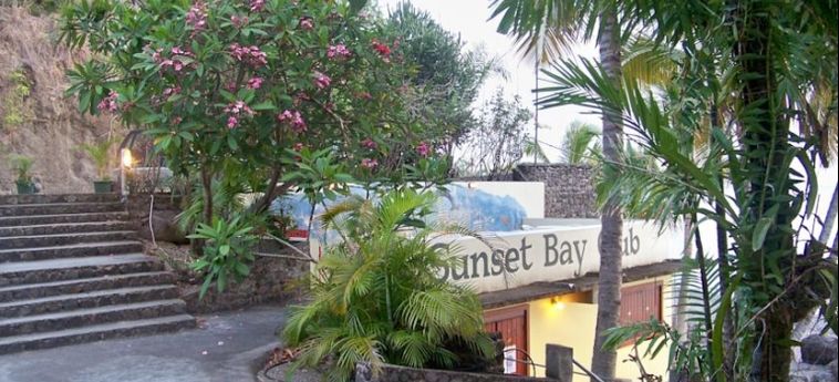 Hotel SUNSET BAY CLUB & SEASIDE DIVE RESORT