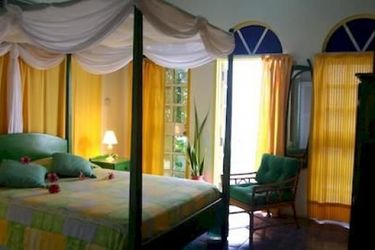 Evergreen Hotel:  DOMINICA