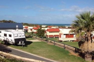 Hotel Seaspray Beach Holiday Park:  DONGARA - WESTERN AUSTRALIA