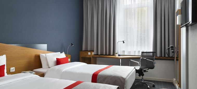 Hotel Holiday Inn Express Dortmund:  DORTMUND