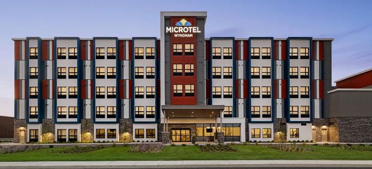 MICROTEL INN & SUITES MONTREAL AIRPORT-DORVAL QC 3 Stelle