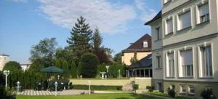 Hotel Villa Am Waldschloßchen:  DRESDA