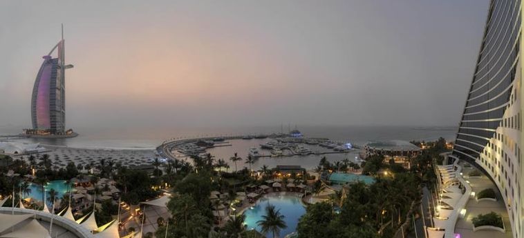 Hotel Jumeirah Beach:  DUBAI